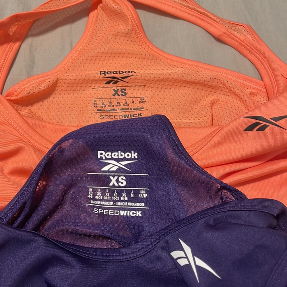 2 Reebok tanks - Picture 6 of 8
